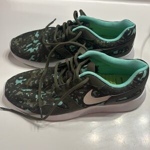 Nike Kaishi sneakers